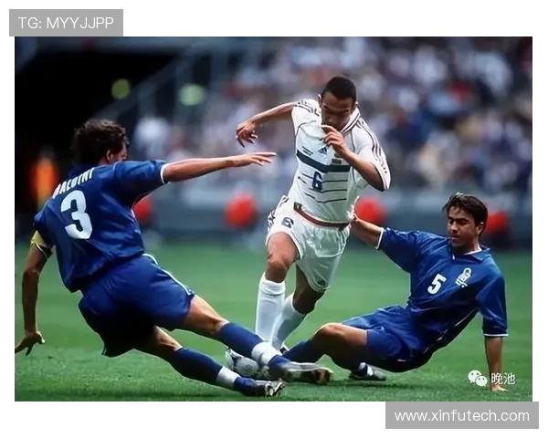 98世界杯意大利队长马尔蒂尼的荣耀与坚守传奇绿茵铁血岁月回望 98世界杯意大利队长马尔蒂尼的荣耀与坚守传奇绿茵铁血岁月回望